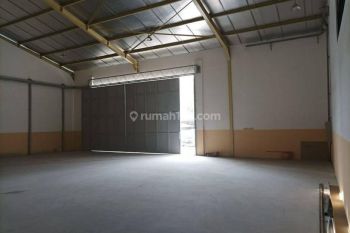 Sewa gudang di Cakung Jakarta Timur 4700m2 Strategis Baru Ada loading dock dekat