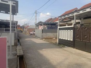 lokasi strategis di belakang mall DTC 5 menit ke Stasiun Depok Baru