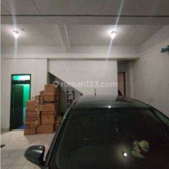 RUKO TENGAH KOTA SIAP PAKAI DI MAINROAD CIATEUL, BANDUNG