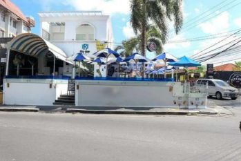 Cafe Seminyak dekat Petitenget Kerobokan Badung Bali