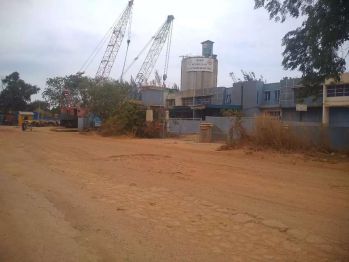 Gudang Disamping Pelabuhan BATU AMPAR MAKOBAR Dijalan Utama Tanah Luas