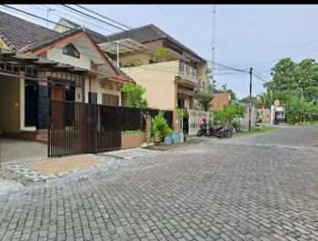 Promo Januari 24 Privat Pool Homestay Dekat UPN