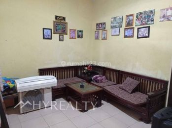 Rumah Lama Terawat Siap Huni View Gunung Manglayang di Ujungberung