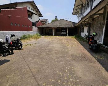 Jual gedung rumah ex klinik Strategis ramai dekat pom bensin hokben