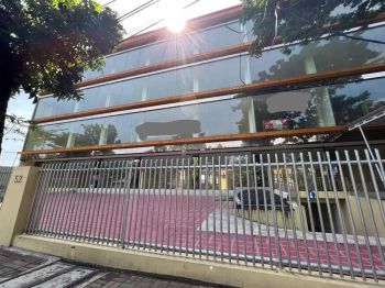 Disewakan Ruko 7 Gandeng Cocok Utk Showroom Area Keb Lama