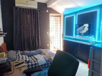 Disewakan rumah di Raffles hills Cibubur