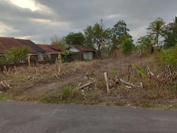 Disewakan tanah bagus dan strategis cocok resto jl Kaliurang km 12