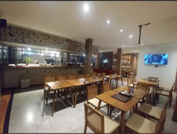 Disewakan Ruang Usaha ex Resto 2 Lantai + outdoor Kemang Raya Jakarta
