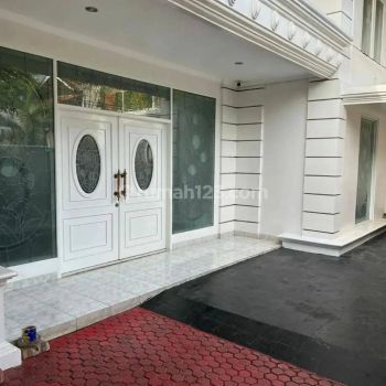 Rumah 2 Lantai SHM Bagus tanah luas dan sangat strategis didalam komlek one gate