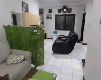 Disewakan rumah 2 lantai murah