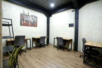 Di sewakan ruang kantor private office Sangat Strategis !!