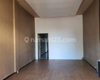 Di Sewakan Ruko 3 Lantai area Dieng, Malang