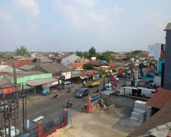 Dijual Cepat Gudang Strategis di Jalan Raya Jatiwaringin