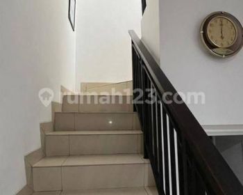 Rumah 2 lantai Green Lake City Tangerang