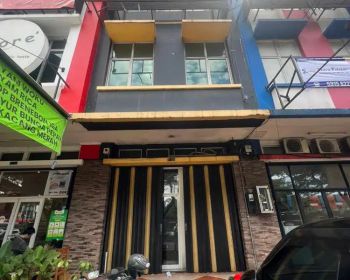 Ruko pinggir jalan utama Ruko Tol Boulevard BSD