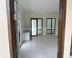 thumbnail-disewakan-rumah-baru-banyak-fasilitas-di-podomoropark-bandung-4