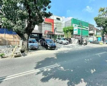 TURUN HARGA ! DIJUAL CEPAT RUKO DI KEBAYORAN BARU RUKO 3 LANTAI LOKASI STRATEGIS