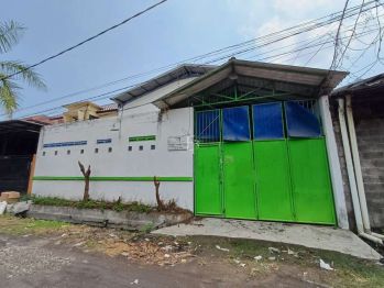 Gudang SHM Siap Pakai di Klampis Semolo Lokasi Strategis