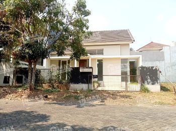 RUMAH MURAH 1,75 M DI ARAYA LUAS 180 DEKAT BINUS DAN EXIT TOL