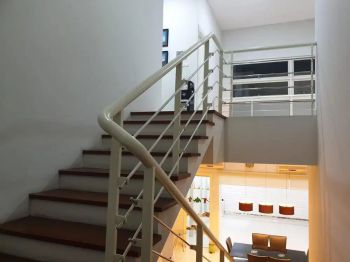 Dijual Rumah Dian Istana Wiyung Furnished Siap Huni Baru Renov (2579)