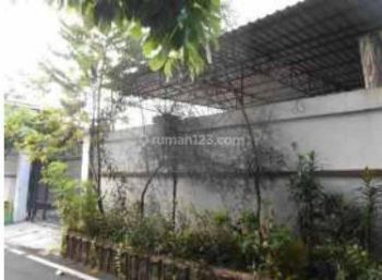 Rumah bagus di kramat baru dilelang / di jual