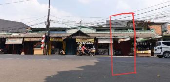 Kios Strategis Depan Asrama Haji Jakarta