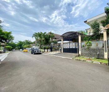 DIJUAL CEPAT RUMAH LAMA MASIH TERAWAT DALAM KOMPLEK DI CINERE