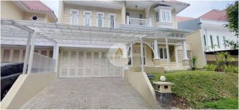 Rumah mewah baru di kota baru parahyangan Bandung free furnish