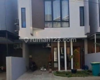 Rumah minimalis bagus di Cirendeu