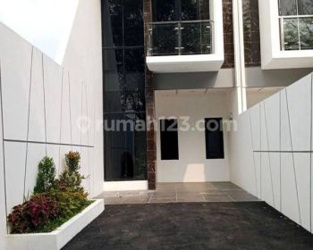 RUMAH 2 LANTAI MEWAH DEKAT RS PERSAHABATAN JAKARTA TIMUR