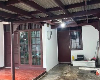 Disewakan Rumah di Kompleks Permata Timur I