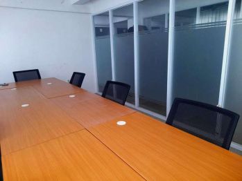 Sewa Ruang Kantor Full Meja Kursi Tinggal Pakai, Cocok Untuk Start-up