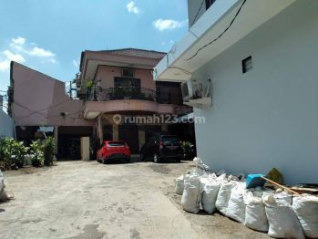 Rumah 2 Lantai Bagus Unfurnished Jl. Matraman