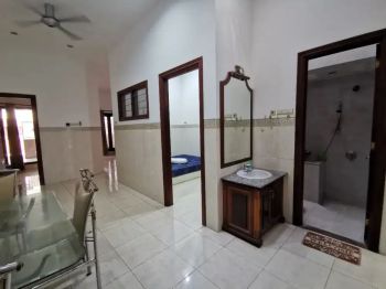 Sewa rmh 1.5LT furnish di ploso timur dekat Rs Soetomo/Unair