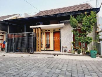 Rumah Cantik Lingkungan Cluster Gedongan Colomadu