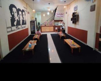 di jual cepat , ruko 2 lantai . dijalan utama kihajar dewantoro