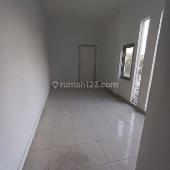 Disewakan ruko 2 lantai strategis di mainroad Mekar Wangi Bandung