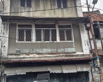 Dijual Ruko 3 lt Komersial Area di Jalan Bunguran Surabaya