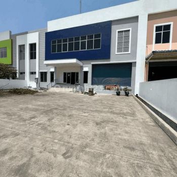 Gudang Bagus Dengan Loading Dock Di Kaw. Industri Delta Silicon