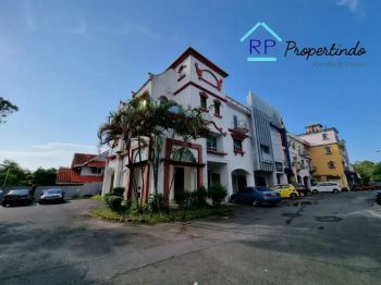 Ruko sukajadi 2 unit jadi 1