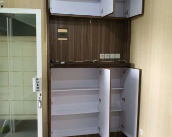 Ruangan Kantor/Toko Di Apartemen Metropolis Surabaya