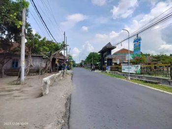 Akses Mobil Simpangan di Barat Cebongan; Seyegan