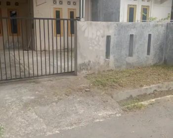 Disewakan buat keluarga rumah 2 kt 1 km