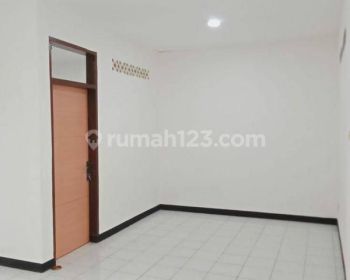 Rumah Sudah Renovasi di TKI Taman Kopo Indah