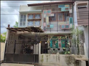 Rumah Cantik 2 Lantai Semi Furnish Tanah Kusir Jakarta Selatan