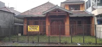 Rumah Bernuansa Jawa Kuno dekat Ijen cocok untuk usaha dan rumah