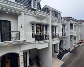 Rumah Mewah American Classic Dalam Cluster Jagakarsa Jaksel