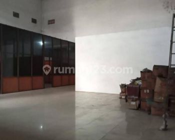 GUDANG STRATEGIS TENGAH KOTA DI SRIWIJAYA BKR