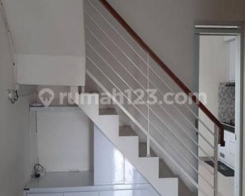 RUMAH Bagus siap huni dekat tol univ mall jarang ada terawat sekali akses mobil