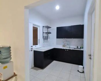 Disewakan Rumah Canary timur The Springs Gading Serpong
